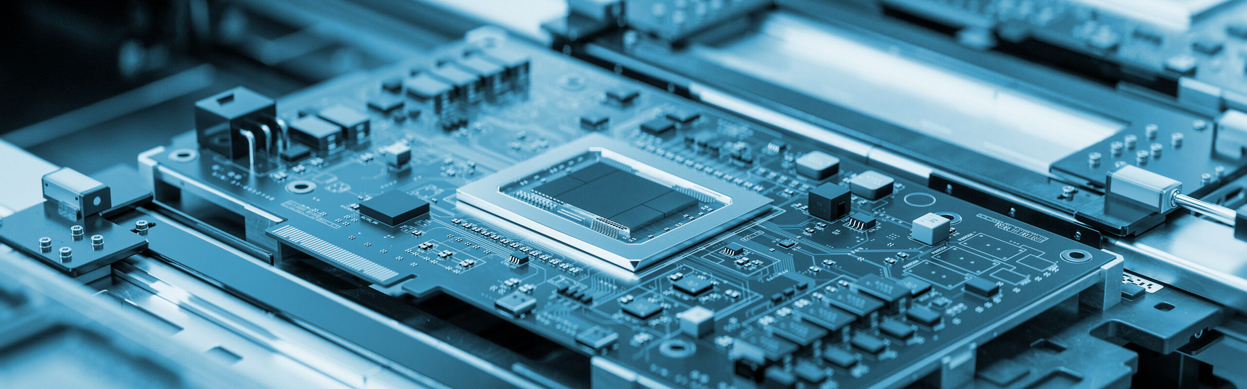 Komplette Fertigung und Montage von mechanischen und mechatronischen Baugruppen für Medizintechnik, Halbleiterindustrie, Maschinenbau, Transport, erneuerbare Energien und Gebäudeautomation – von der Entwicklung bis zur Auslieferung aus einer Hand.